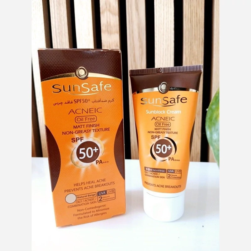 کرم ضدافتاب  کرم ضدآفتاب سان سیف SPF50 (کرم پودری بژطبیعی )،فاقدچربی ،مناسب برای پوست های چرب و آکنه ای